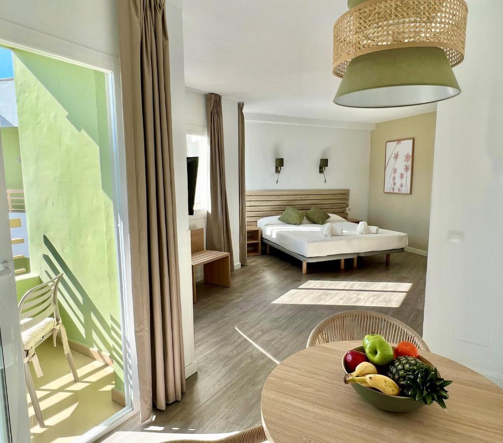 The Palm Star Ibiza - Adults Only Apartment San Antonio  Bagian luar foto