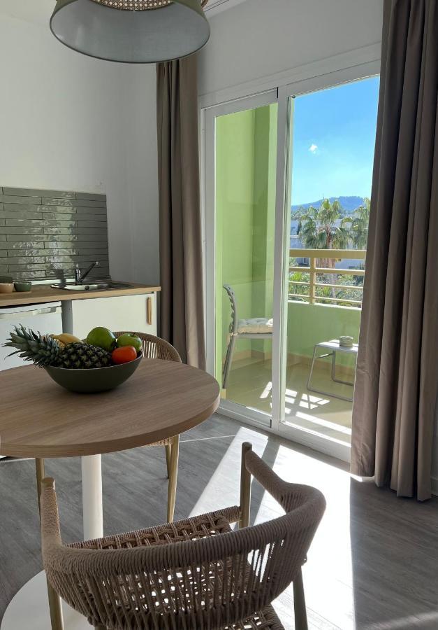 The Palm Star Ibiza - Adults Only Apartment San Antonio  Bagian luar foto