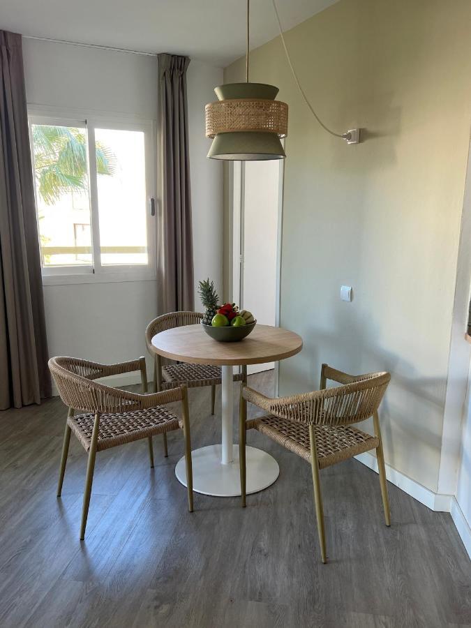 The Palm Star Ibiza - Adults Only Apartment San Antonio  Bagian luar foto