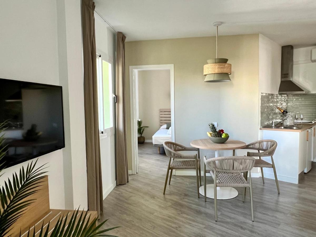 The Palm Star Ibiza - Adults Only Apartment San Antonio  Bagian luar foto